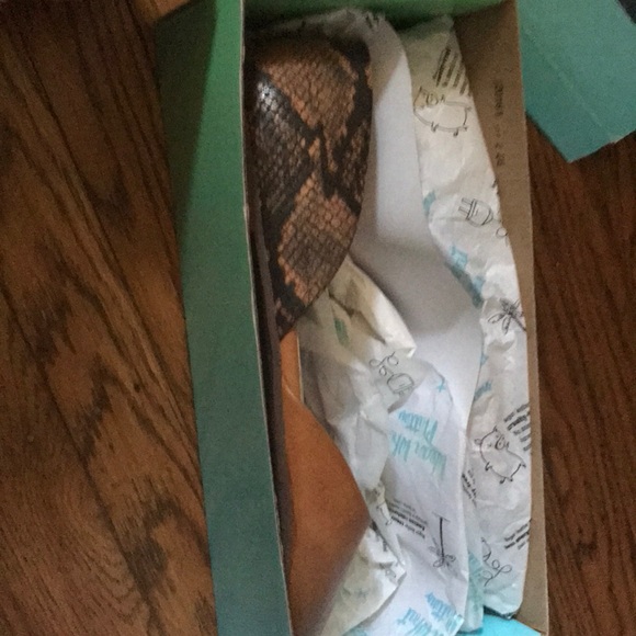 Flats - Picture 2 of 2